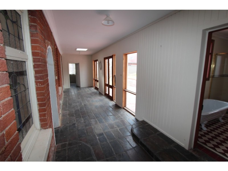 86 Rocket Street, Bathurst NSW 2795