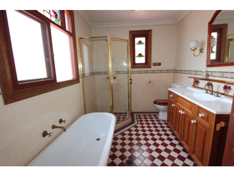 86 Rocket Street, Bathurst NSW 2795