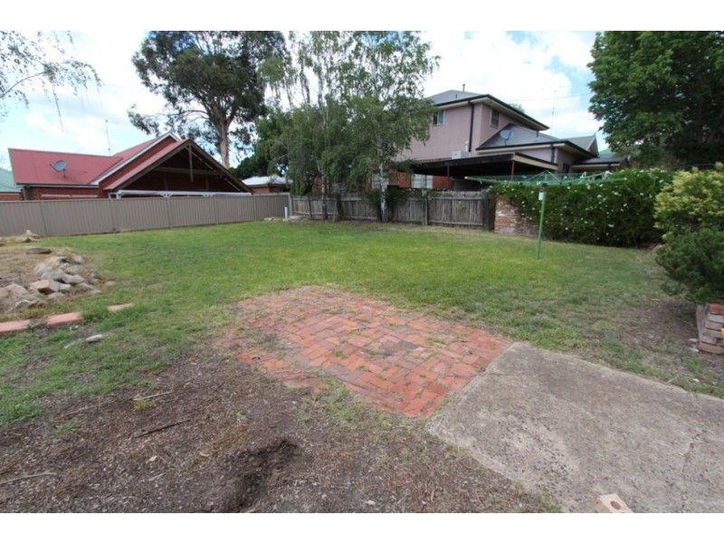 86 Rocket Street, Bathurst NSW 2795