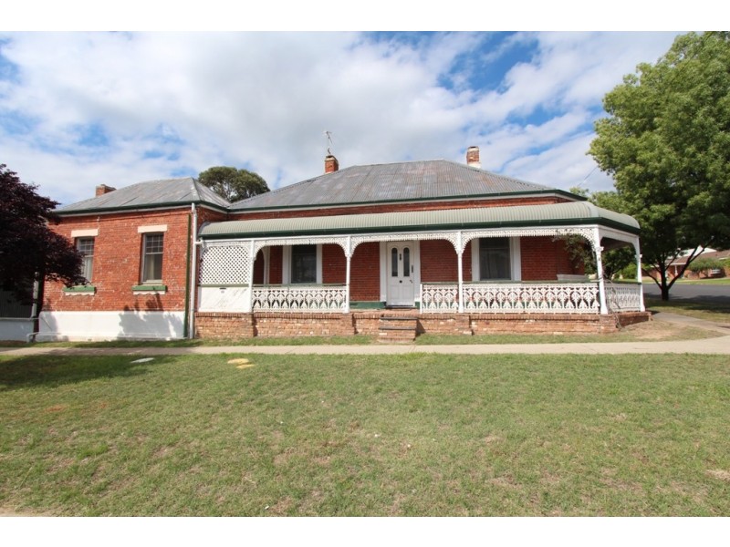 86 Rocket Street, Bathurst NSW 2795