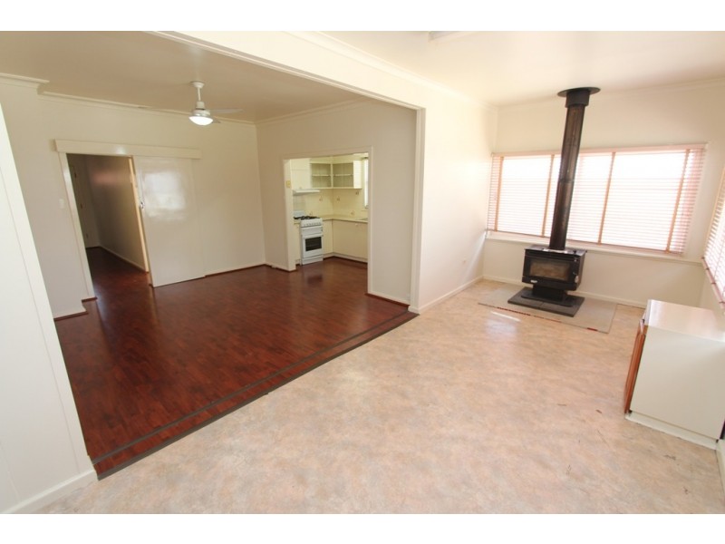 158 Stewart Street, Bathurst NSW 2795