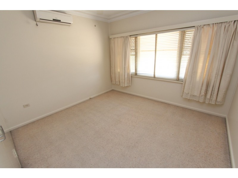 158 Stewart Street, Bathurst NSW 2795