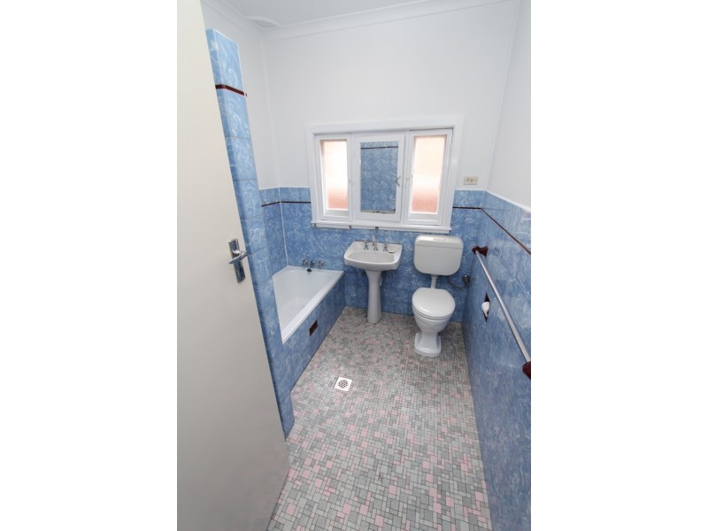 158 Stewart Street, Bathurst NSW 2795