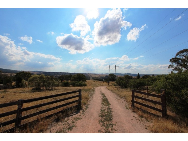 113 Pine Ridge Road, Bathurst NSW 2795