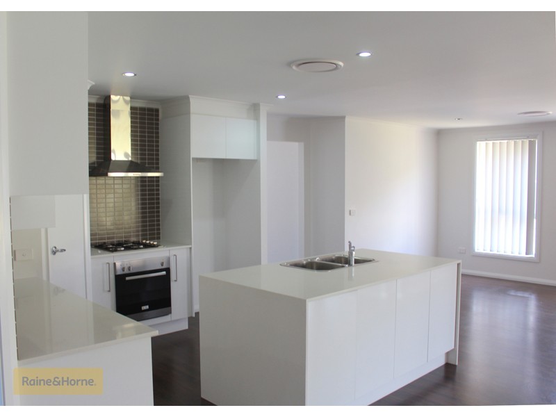6 Ironbark Close, Kelso NSW 2795