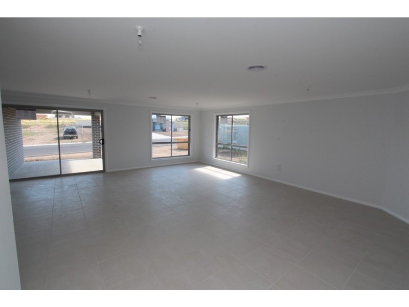 2 Byrne, Kelso NSW 2795