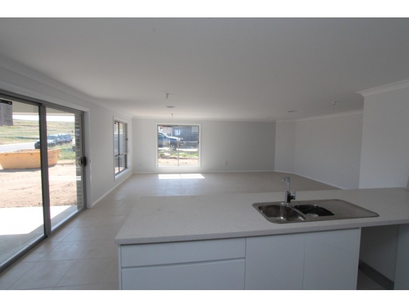 2 Byrne, Kelso NSW 2795