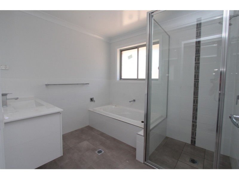 2 Byrne, Kelso NSW 2795