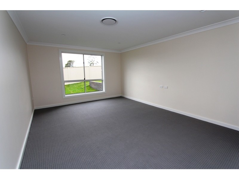 4 Press Court, Kelso NSW 2795