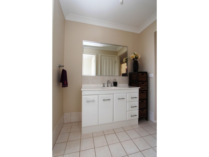 23 Blaxland Drive, Llanarth NSW 2795