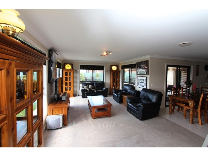 23 Blaxland Drive, Llanarth NSW 2795