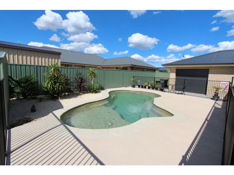 23 Blaxland Drive, Llanarth NSW 2795