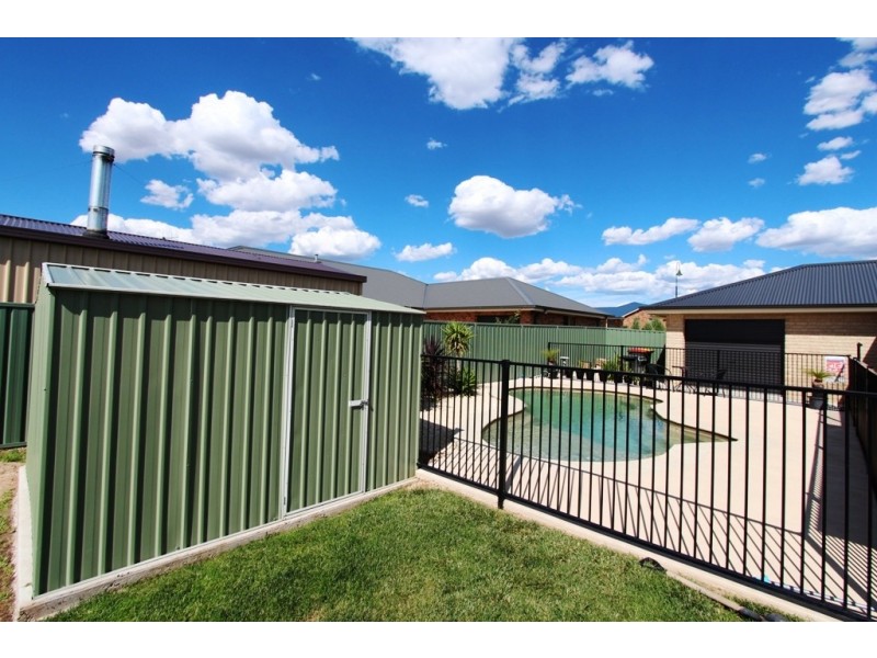 23 Blaxland Drive, Llanarth NSW 2795