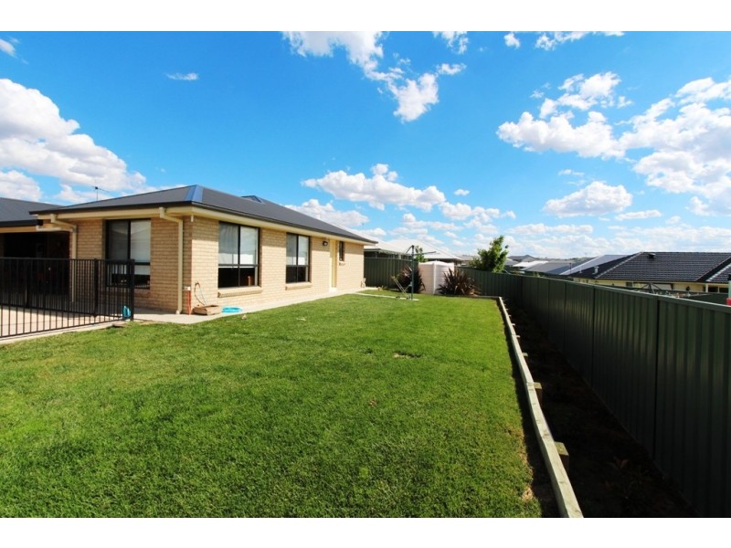 23 Blaxland Drive, Llanarth NSW 2795