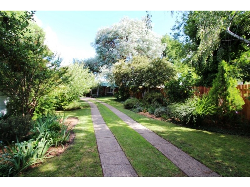148 Peel Street, Bathurst NSW 2795