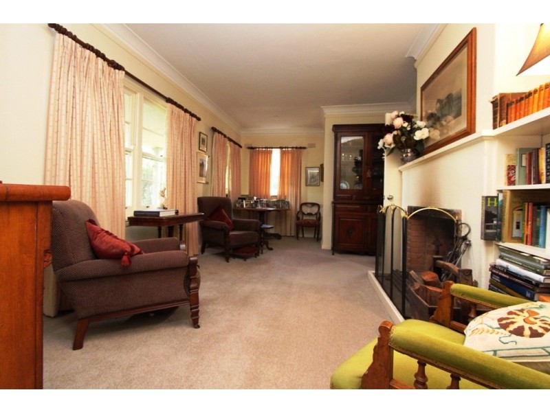 148 Peel Street, Bathurst NSW 2795