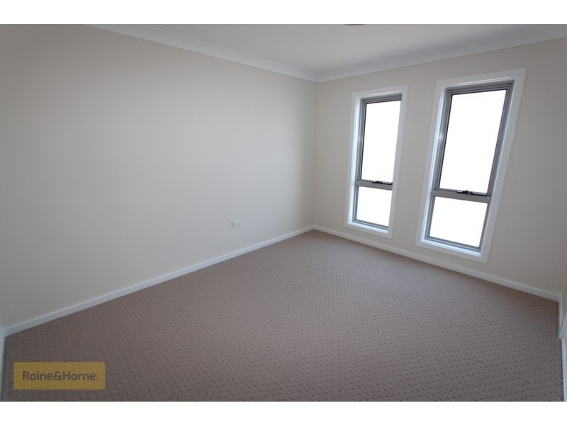 1/42 Wentworth Drive, Kelso NSW 2795