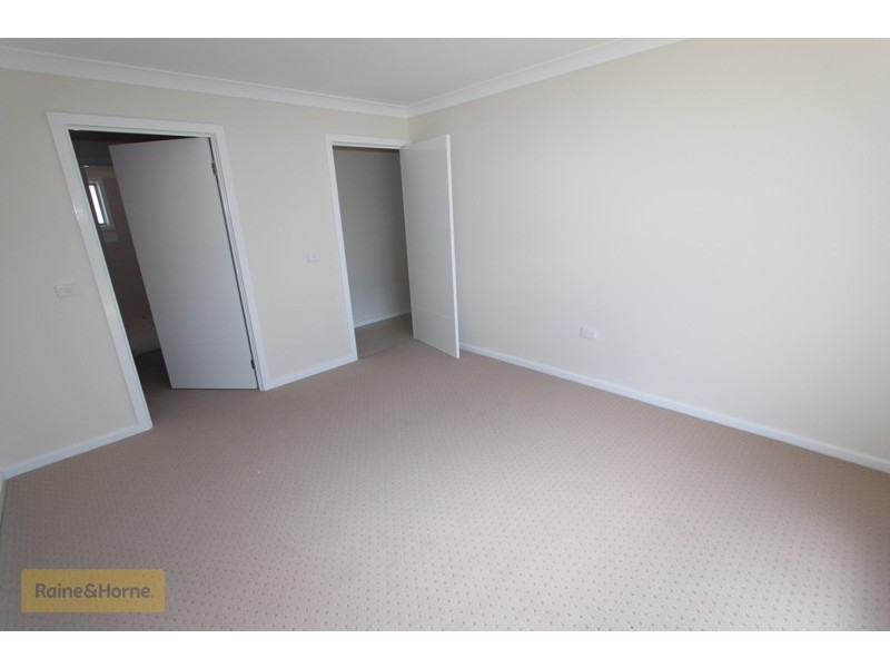 1/42 Wentworth Drive, Kelso NSW 2795