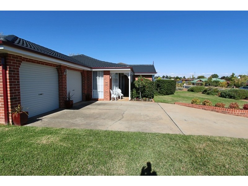 10 Graham Drive, Kelso NSW 2795