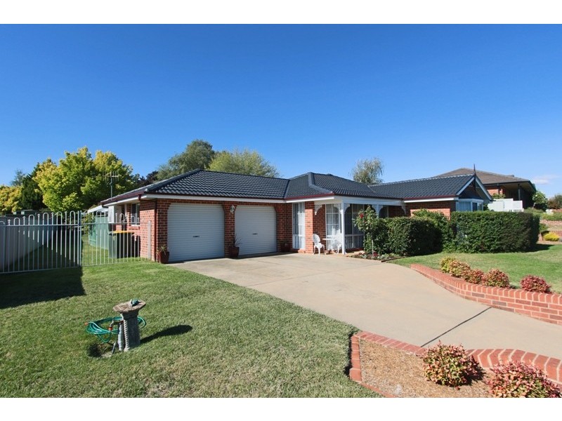 10 Graham Drive, Kelso NSW 2795