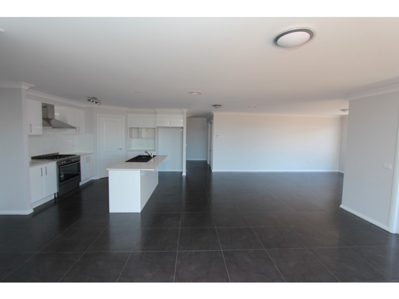 38 Mendel Drive, Kelso NSW 2795