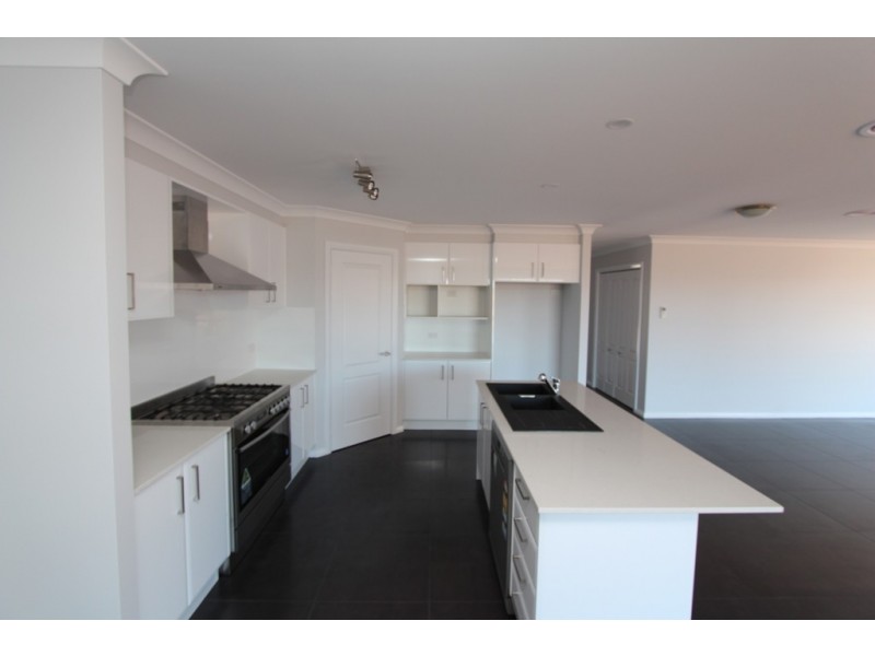 38 Mendel Drive, Kelso NSW 2795