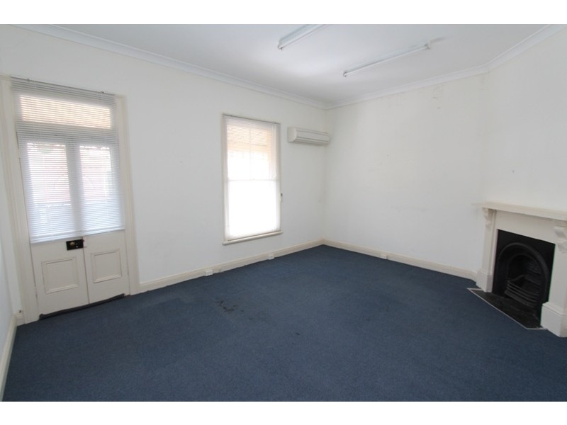 68 Keppel, Bathurst NSW 2795