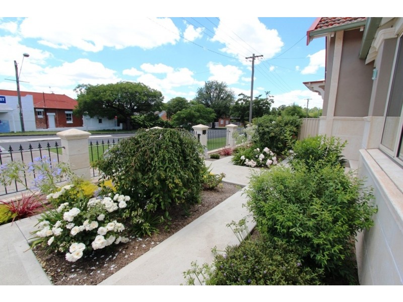 202 Keppel Street, Bathurst NSW 2795