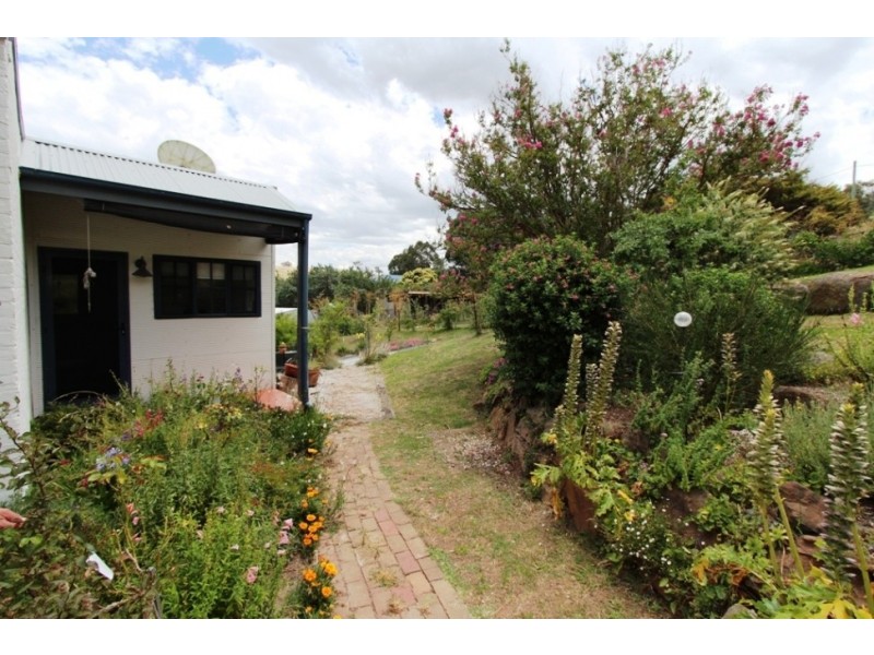 12 Jones Street, Carcoar NSW 2791