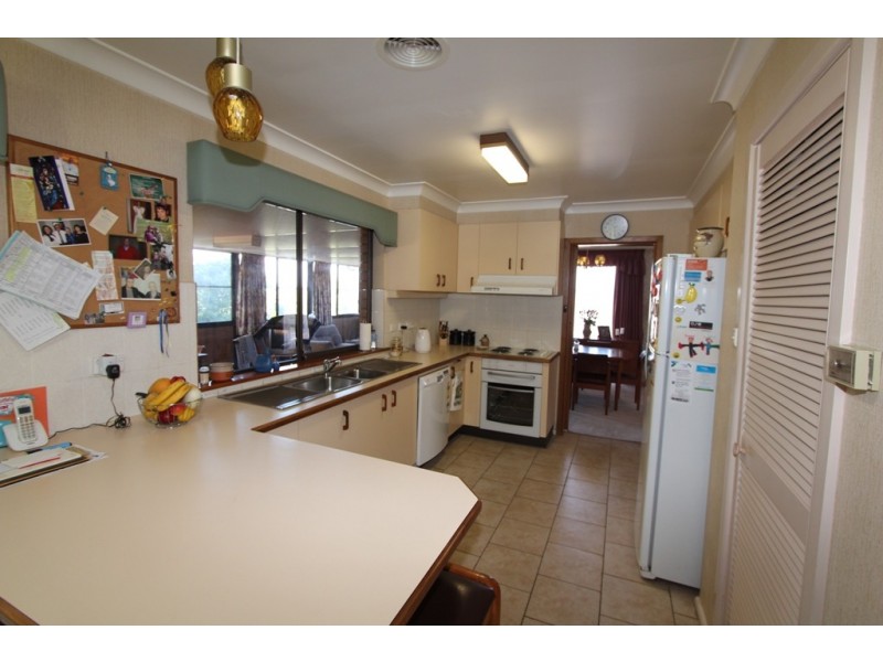 33 Tareena Avenue, Kelso NSW 2795