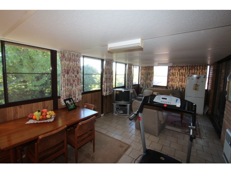 33 Tareena Avenue, Kelso NSW 2795