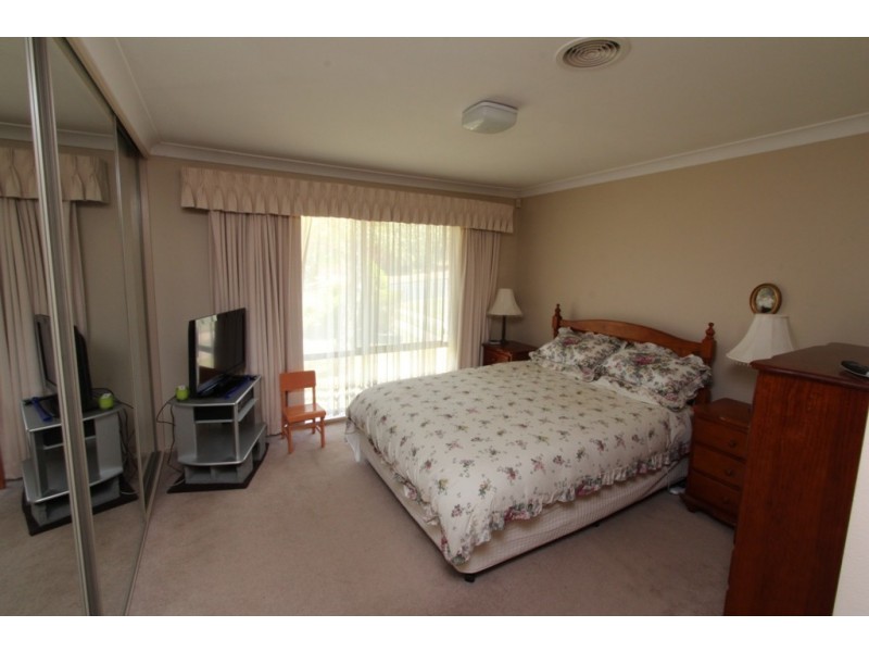 33 Tareena Avenue, Kelso NSW 2795