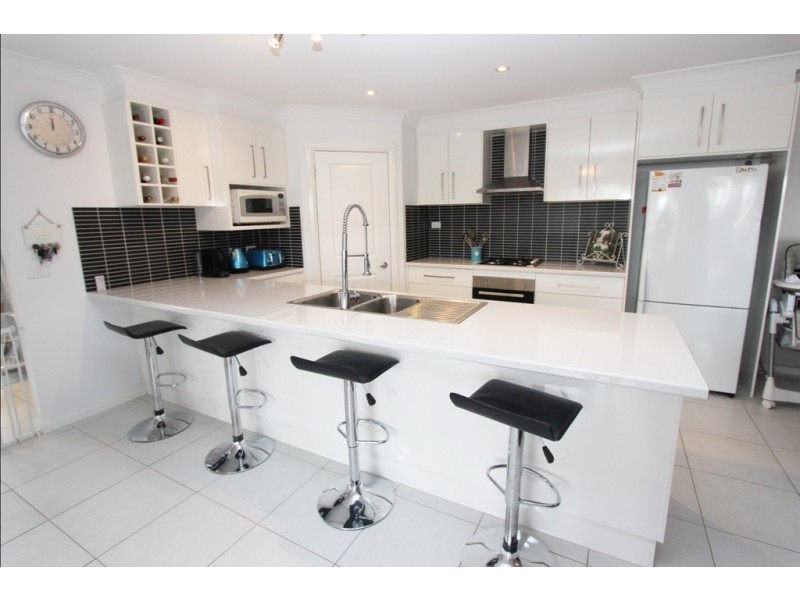 3 Freeman Circuit, Llanarth NSW 2795