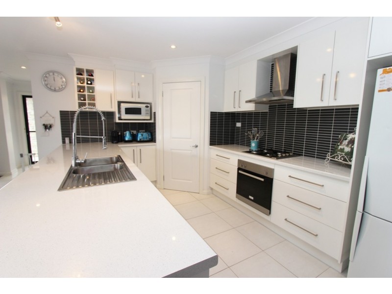 3 Freeman Circuit, Llanarth NSW 2795