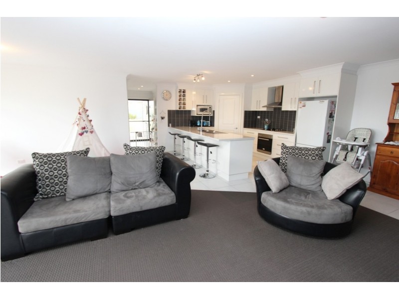 3 Freeman Circuit, Llanarth NSW 2795