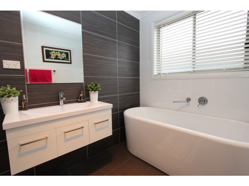 3 Freeman Circuit, Llanarth NSW 2795