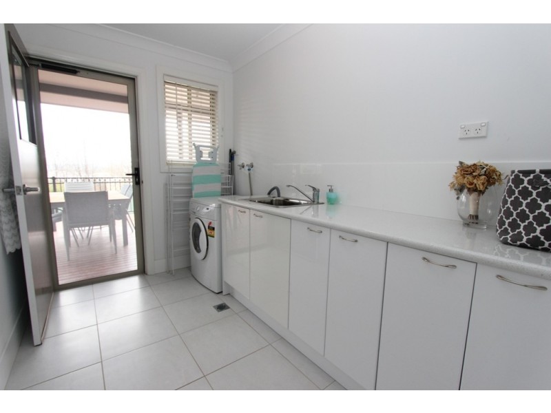 3 Freeman Circuit, Llanarth NSW 2795