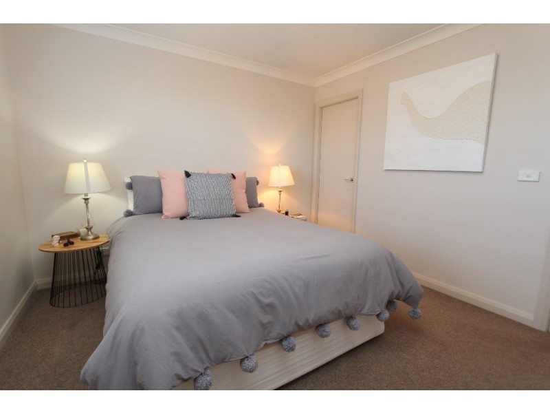 18 McGirr Street, Llanarth NSW 2795