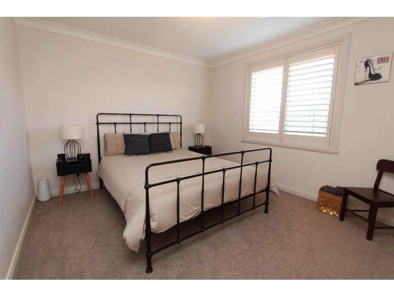 18 McGirr Street, Llanarth NSW 2795
