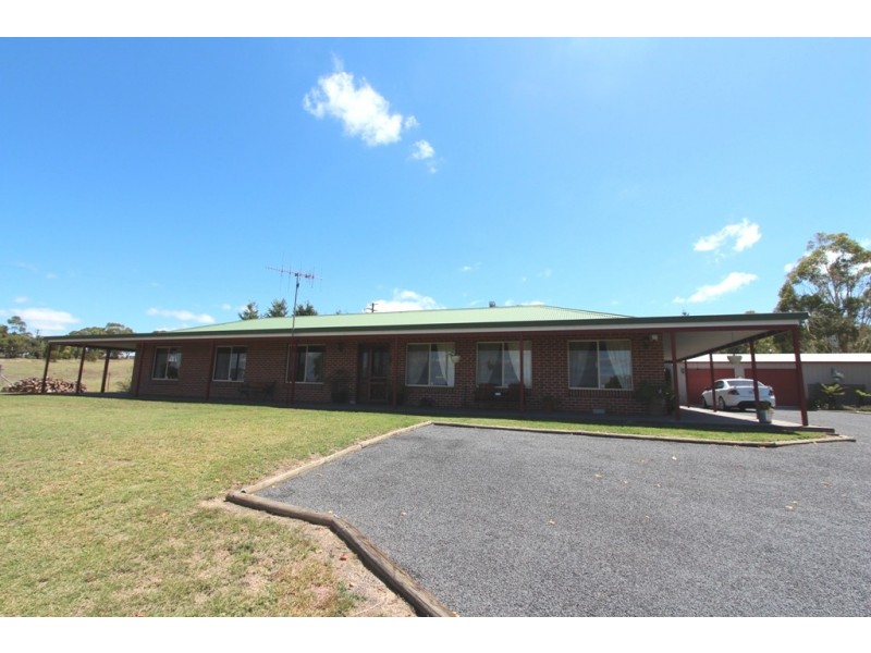112 Howards Drive, Mount Rankin NSW 2795