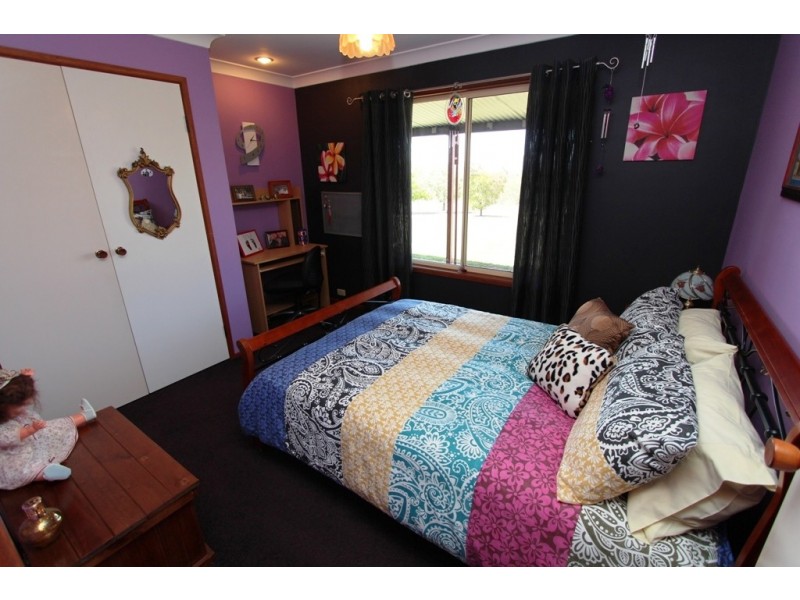 112 Howards Drive, Mount Rankin NSW 2795