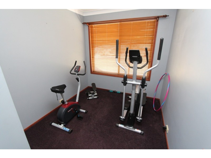 112 Howards Drive, Mount Rankin NSW 2795