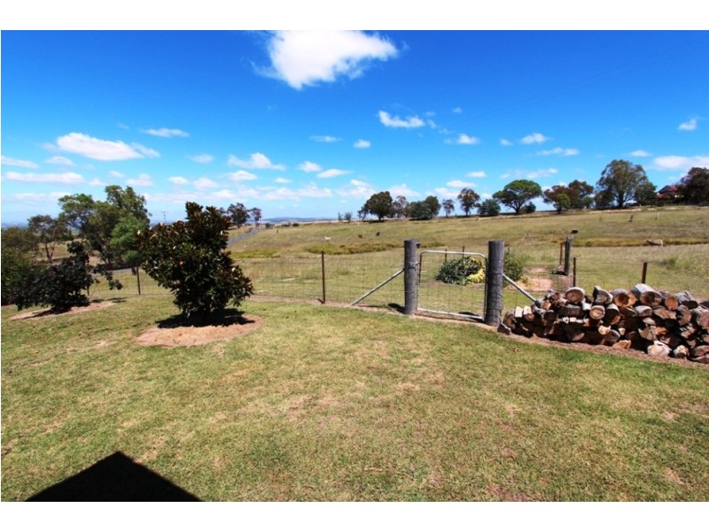 112 Howards Drive, Mount Rankin NSW 2795