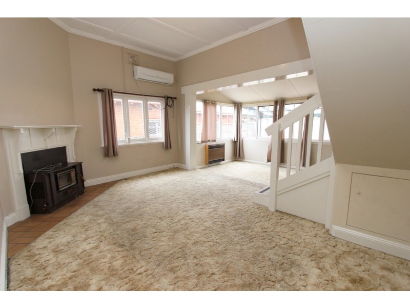 30 Piper Street, Bathurst NSW 2795