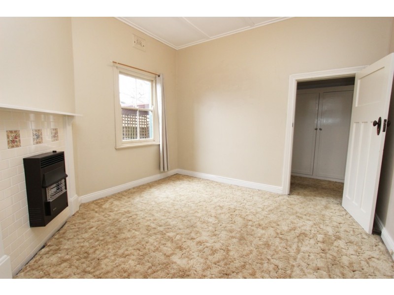 30 Piper Street, Bathurst NSW 2795