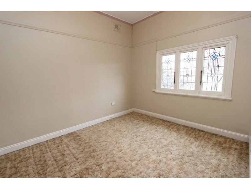 30 Piper Street, Bathurst NSW 2795