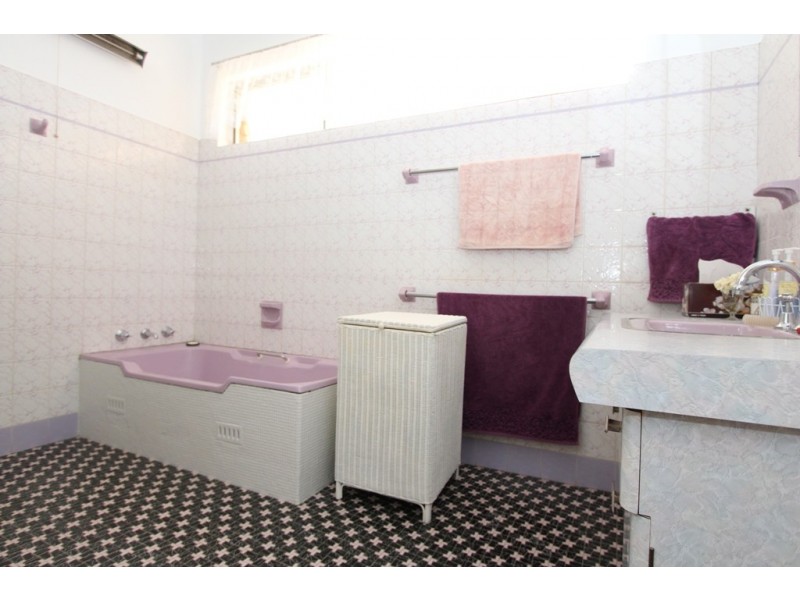 14 Edgell Street, West Bathurst NSW 2795