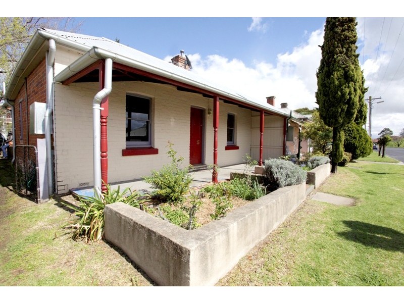 16 Henry Street, Bathurst NSW 2795