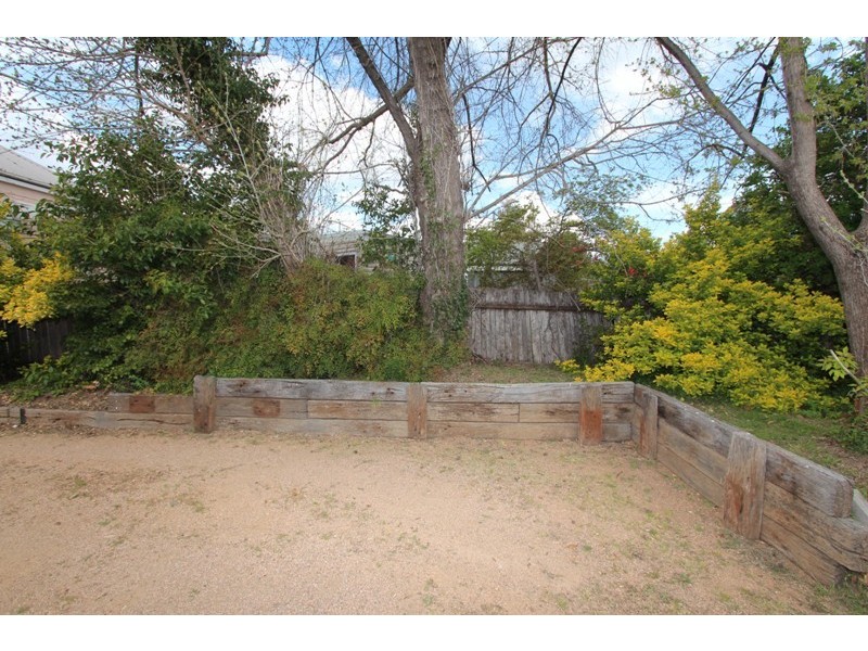 16 Henry Street, Bathurst NSW 2795
