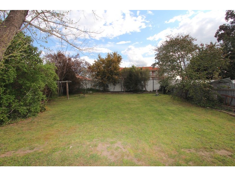 16 Henry Street, Bathurst NSW 2795